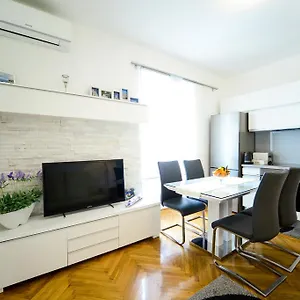 Apartment Palace