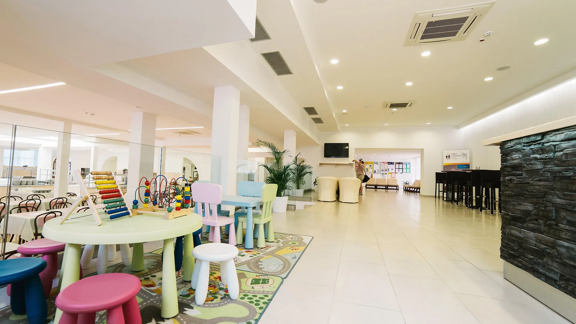 Hotel Slaven Selce 3*,